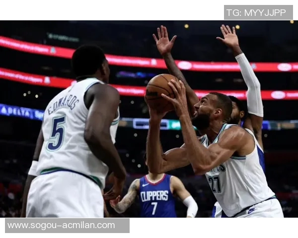 周五竞彩篮球分析：雄鹿状态回暖能否逆袭尼克斯防守隐忧需警惕